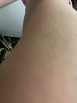 Snapshot of scarlett_sexx69 chatting on 02.27.25 scarlett sexx69 online show from 02.27.25