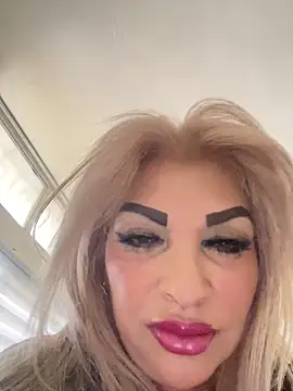 Snapshot of scarlett_sexx69 chatting on 09.13.25 scarlett sexx69 online show from 09.13.25