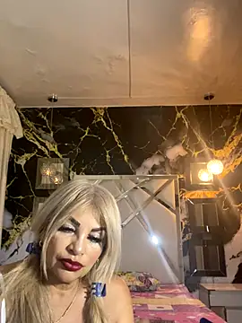 Snapshot of scarlett_sexx69 chatting on 10.08.25 scarlett sexx69 online show from 10.08.25