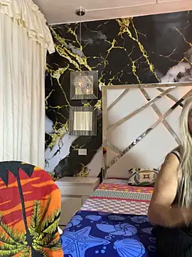 Snapshot of scarlett_sexx69 chatting on 10.17.25 scarlett sexx69 online show from 10.17.25