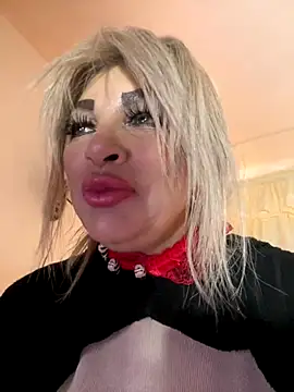 Snapshot of scarlett_sexx69 chatting on 11.01.25 scarlett sexx69 online show from 11.01.25