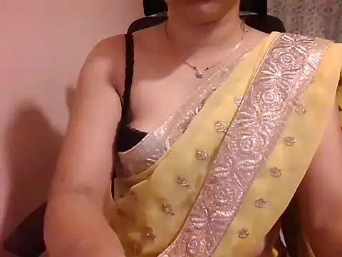 Snapshot of Pinky_4 chatting on 02.19.25 Pinky 4 online show from 02.19.25