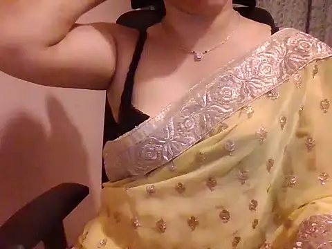 Snapshot of Pinky_4 chatting on 03.09.25 Pinky 4 online show from 03.09.25