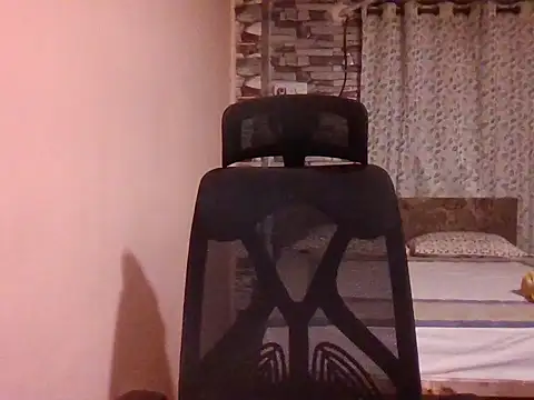 Snapshot of Pinky_4 chatting on 09.28.25 Pinky 4 online show from 09.28.25