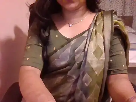 Snapshot of Pinky_4 chatting on 10.02.25 Pinky 4 online show from 10.02.25