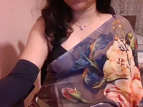 Snapshot of Pinky_4 chatting on 10.14.25 Pinky 4 online show from 10.14.25