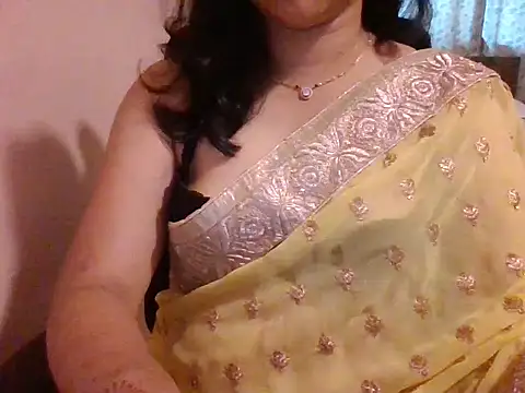 Snapshot of Pinky_4 chatting on 10.28.25 Pinky 4 online show from 10.28.25