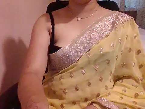 Snapshot of Pinky_4 chatting on 10.29.25 Pinky 4 online show from 10.29.25