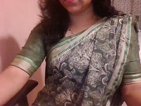 Snapshot of Pinky_4 chatting on 11.08.25 Pinky 4 online show from 11.08.25