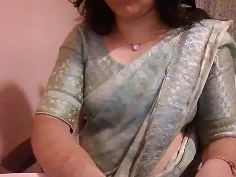 Snapshot of Pinky_4 chatting on 11.13.25 Pinky 4 online show from 11.13.25