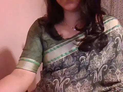 Snapshot of Pinky_4 chatting on 12.20.25 Pinky 4 online show from 12.20.25