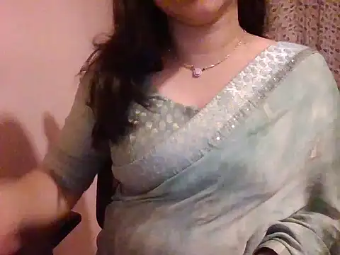 Snapshot of Pinky_4 chatting on 12.22.25 Pinky 4 online show from 12.22.25