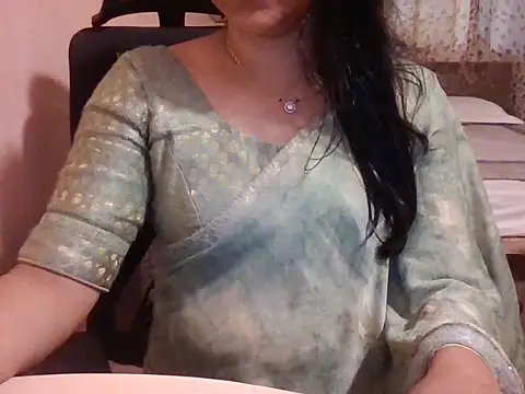 Snapshot of Pinky_4 chatting on 04.27.26 Pinky 4 online show from 04.27.26