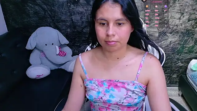 Snapshot of olivia_love_ chatting on 05.13.26 olivia love online show from 05.13.26