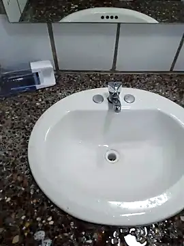 Snapshot of alfaromeoromeo chatting on 10.28.25 alfaromeoromeo online show from 10.28.25