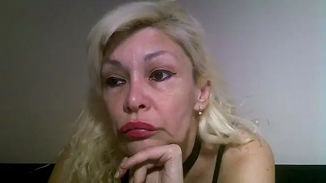 Snapshot of EvaaMina chatting on 04.23.26 EvaaMina online show from 04.23.26
