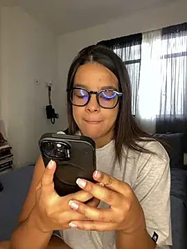 Snapshot of trianawhite chatting on 12.06.24 trianawhite online show from 12.06.24