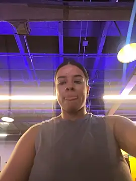 Snapshot of trianawhite chatting on 12.17.24 trianawhite online show from 12.17.24