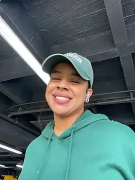 Snapshot of trianawhite chatting on 02.18.25 trianawhite online show from 02.18.25