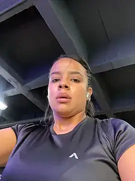 Snapshot of trianawhite chatting on 03.05.25 trianawhite online show from 03.05.25