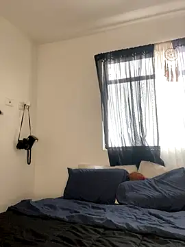 Snapshot of trianawhite chatting on 09.13.25 trianawhite online show from 09.13.25