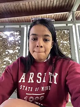 Snapshot of trianawhite chatting on 10.24.25 trianawhite online show from 10.24.25