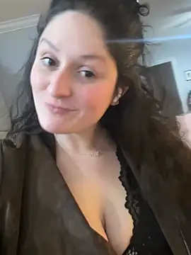 Snapshot of milf94k chatting on 02.22.25 milf94k online show from 02.22.25