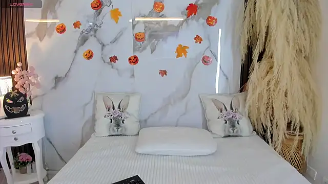 Snapshot of hannahill69 chatting on 10.21.25 hannahill69 online show from 10.21.25