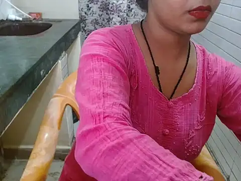 LovingPihu online show from 09.28.25