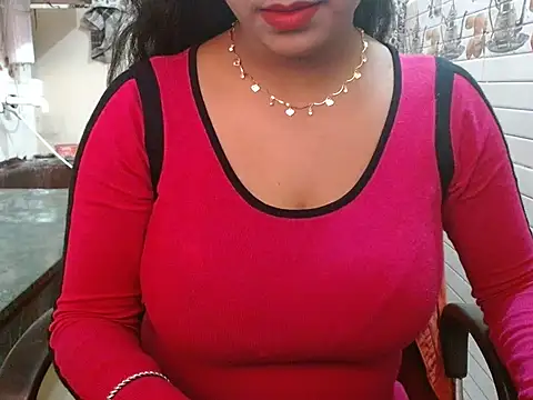 LovingPihu online show from 12.02.25