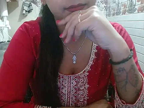 LovingPihu online show from 03.20.26