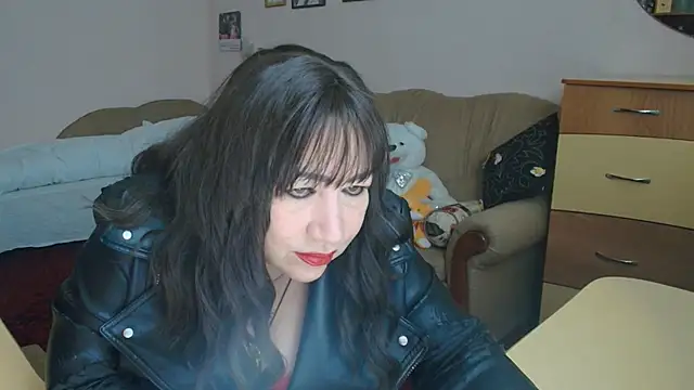 Lucretia Goldi  online show from 03.05.25