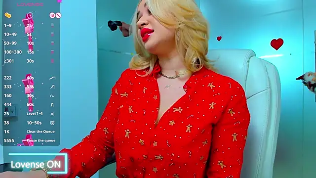 Snapshot of sassy_madeline chatting on 12.26.24 sassy madeline online show from 12.26.24