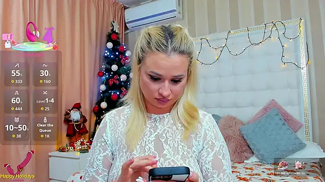 Snapshot of sassy_madeline chatting on 12.05.25 sassy madeline online show from 12.05.25