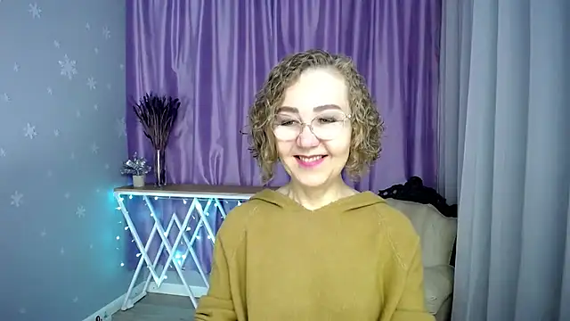 Snapshot of queen_a_n_i chatting on 06.10.26 queen a n i online show from 06.10.26