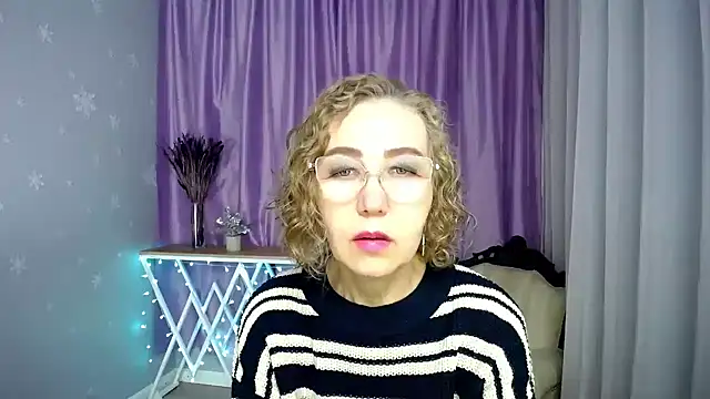 Snapshot of queen_a_n_i chatting on 07.02.26 queen a n i online show from 07.02.26