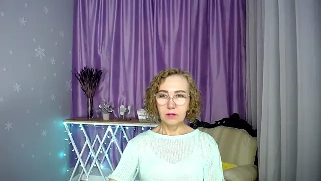 Snapshot of queen_a_n_i chatting on 07.05.26 queen a n i online show from 07.05.26