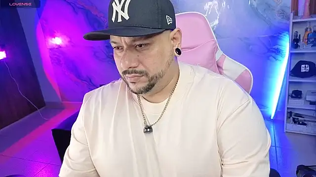 Snapshot of jacoob_woods chatting on 04.22.26 jacoob woods online show from 04.22.26