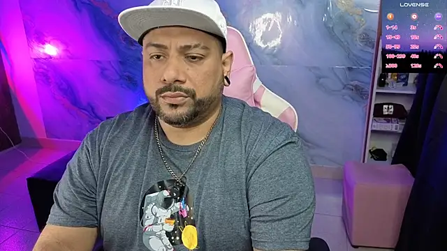 Snapshot of jacoob_woods chatting on 04.28.26 jacoob woods online show from 04.28.26