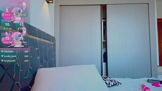 Mia Tin online show from 03.04.25