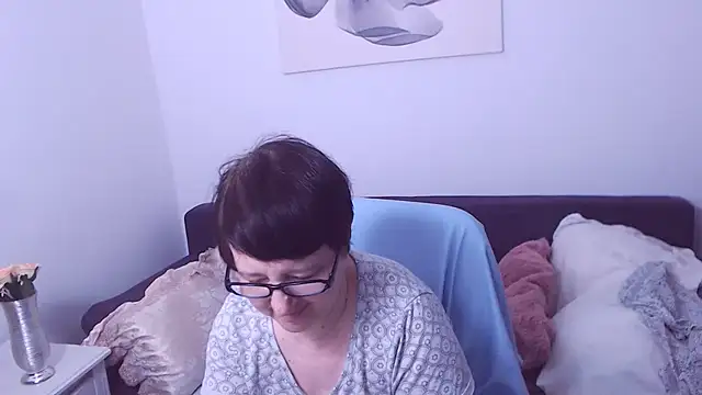 ChristaRose online show from 04.18.26