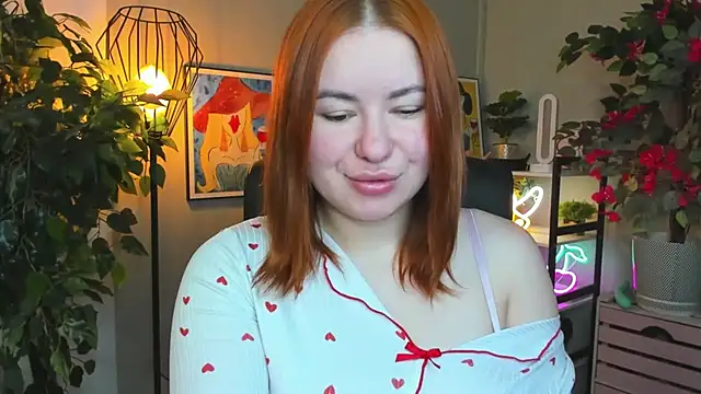 LAYLAxSTAR online show from 12.14.25