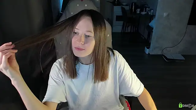Snapshot of Courtney_Luv chatting on 10.03.25 Courtney Luv online show from 10.03.25