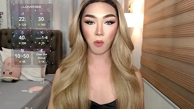 Snapshot of Local_Hoelyx chatting on 12.26.24 Local Hoelyx online show from 12.26.24