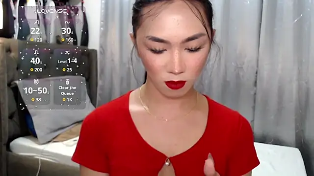 Snapshot of Local_Hoelyx chatting on 01.18.25 Local Hoelyx online show from 01.18.25