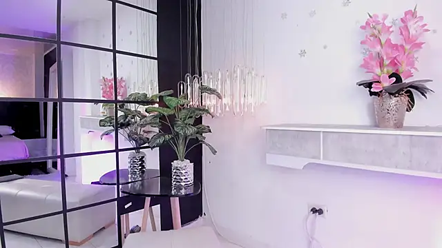  liathompsom09 online show from 01.31.25