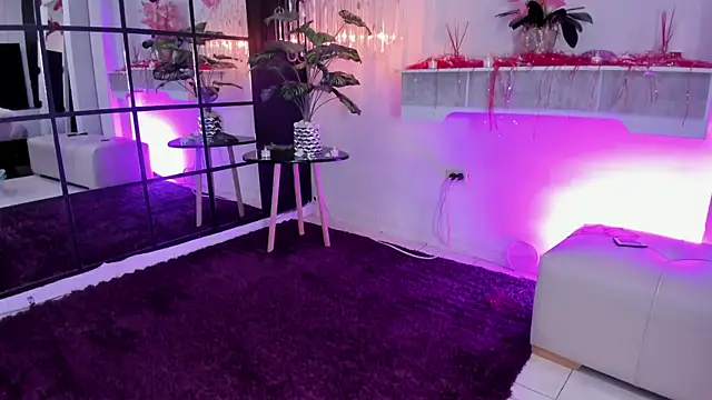  liathompsom09 online show from 02.21.25