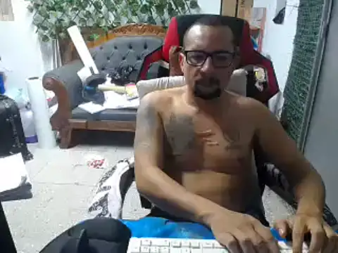 Snapshot of alexam_gal@xh chatting on 12.20.24 alexam galxh online show from 12.20.24