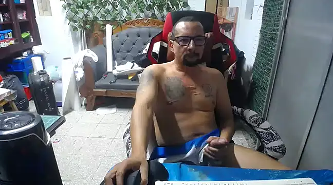 Snapshot of alexam_gal@xh chatting on 12.23.24 alexam galxh online show from 12.23.24