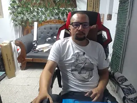 Snapshot of alexam_gal@xh chatting on 01.01.25 alexam galxh online show from 01.01.25